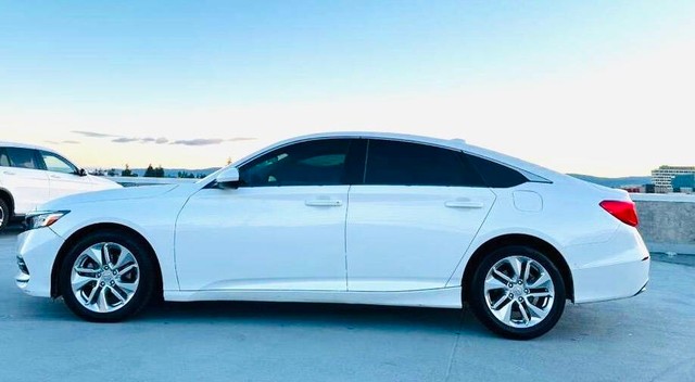 Honda Accord Sedan Vehicle Full-screen Gallery Image 04