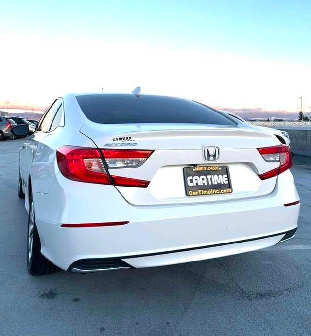 Honda Accord Sedan Vehicle Full-screen Gallery Image 05