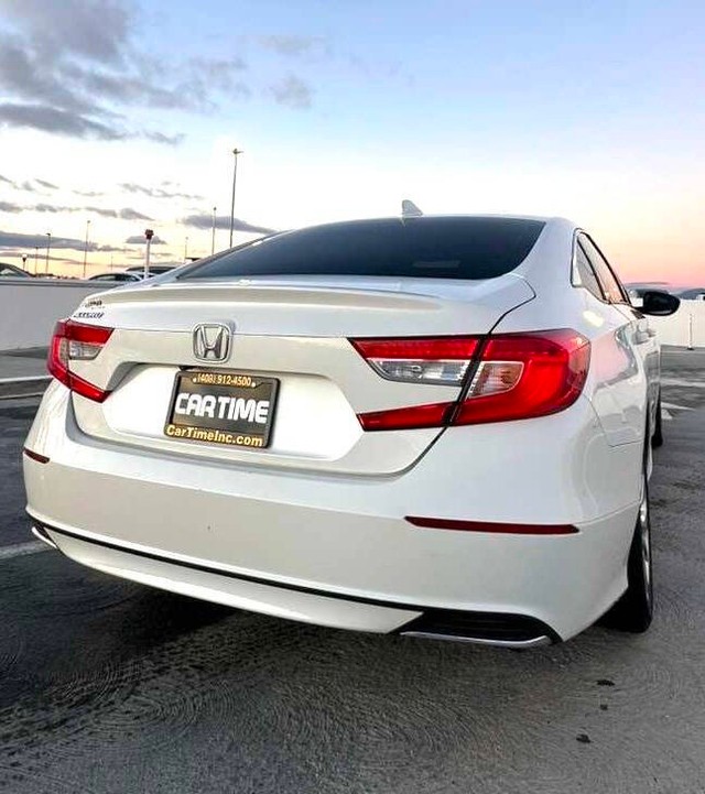 Honda Accord Sedan Vehicle Full-screen Gallery Image 07
