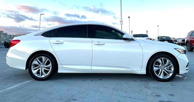 Honda Accord Sedan Vehicle Full-screen Gallery Image 08