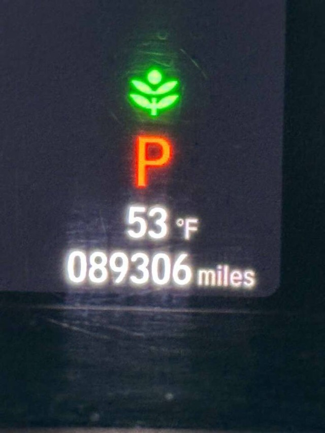 Honda Accord Sedan Vehicle Full-screen Gallery Image 12