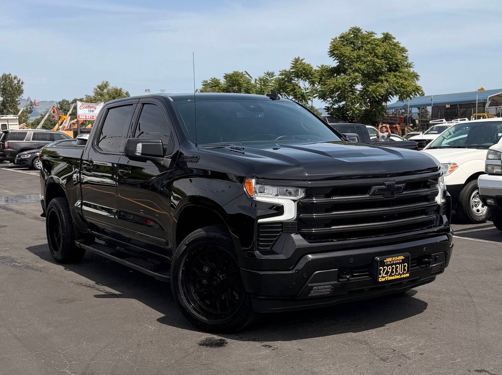 Chevrolet Silverado 1500 Vehicle Full-screen Gallery Image 02