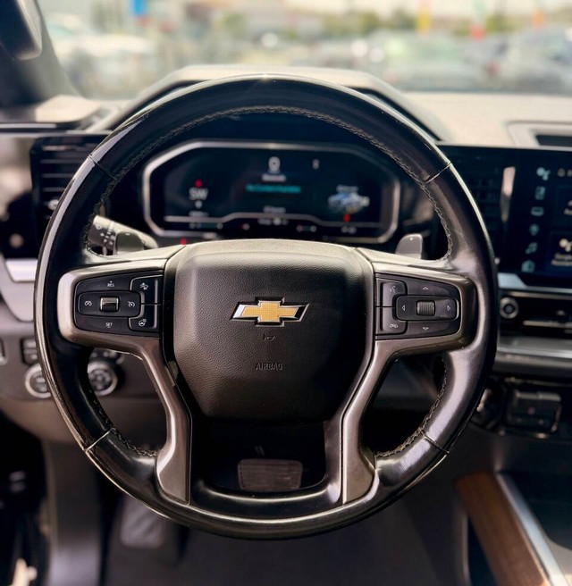 Chevrolet Silverado 1500 Vehicle Full-screen Gallery Image 04