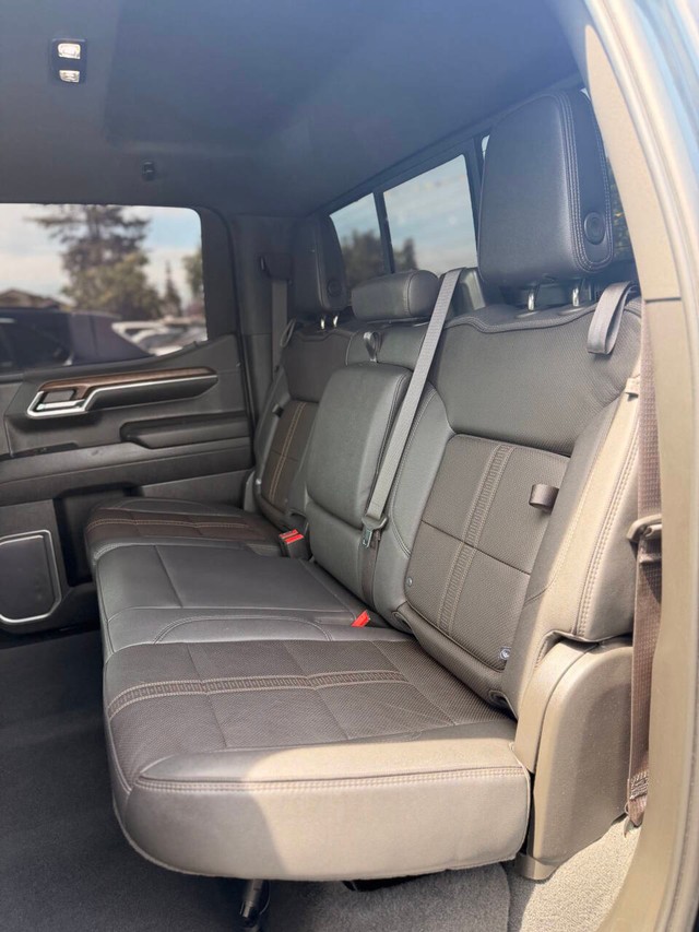 Chevrolet Silverado 1500 Vehicle Full-screen Gallery Image 11
