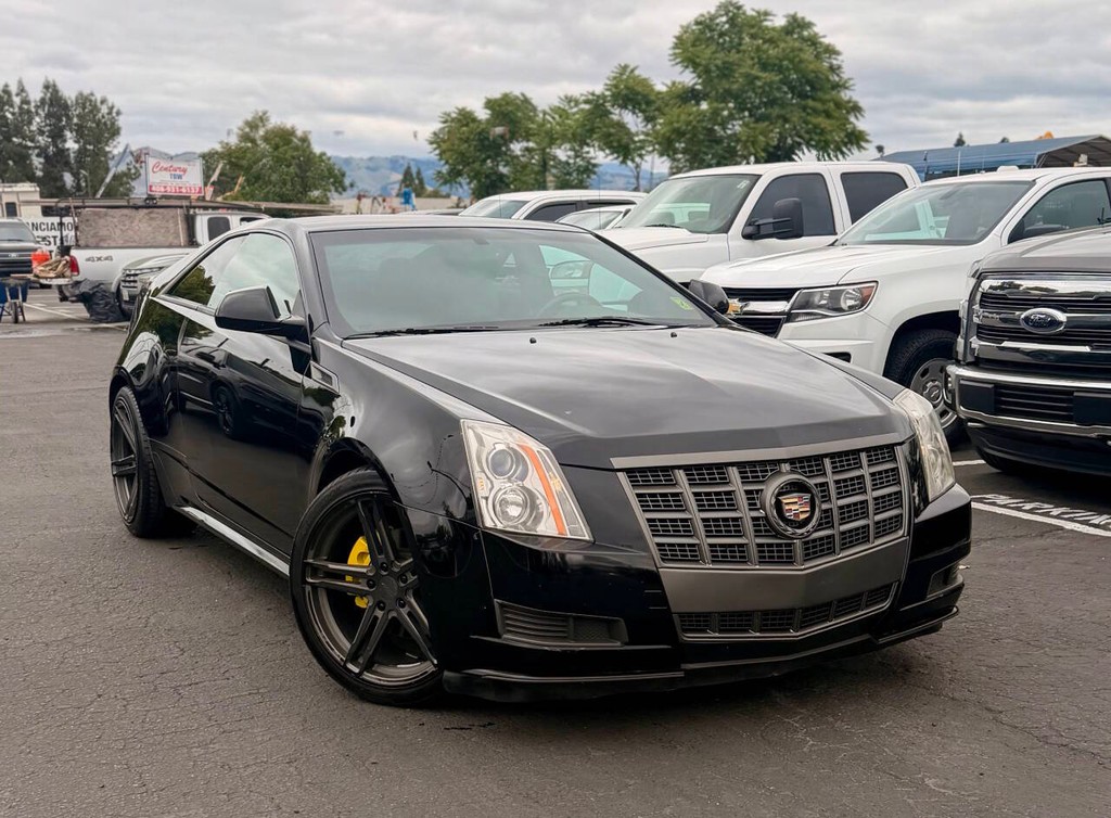 Cadillac CTS Coupe Vehicle Full-screen Gallery Image 02