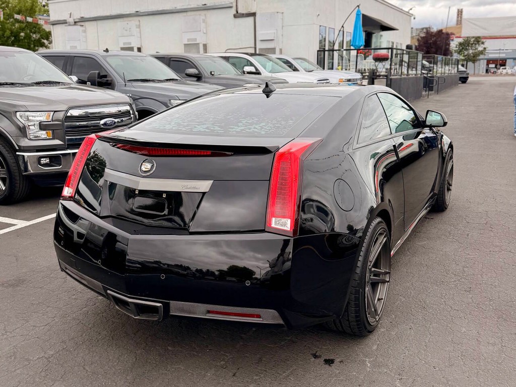 Cadillac CTS Coupe Vehicle Full-screen Gallery Image 06
