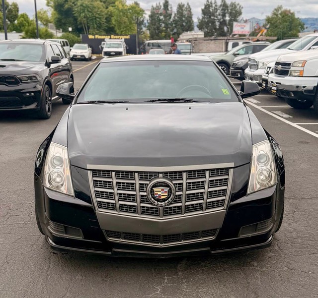 Cadillac CTS Coupe Vehicle Full-screen Gallery Image 03