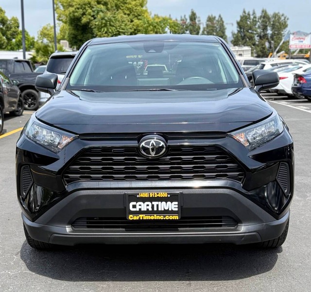 Toyota RAV4 Vehicle Full-screen Gallery Image 03