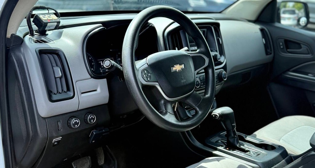 Chevrolet Colorado Vehicle Full-screen Gallery Image 10