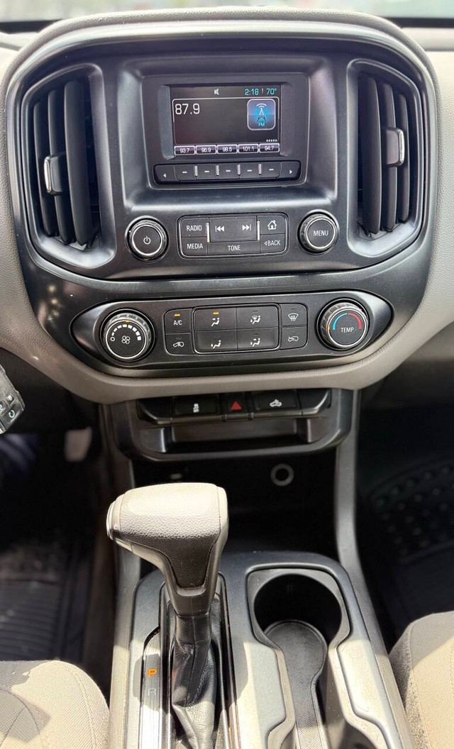 Chevrolet Colorado Vehicle Full-screen Gallery Image 12