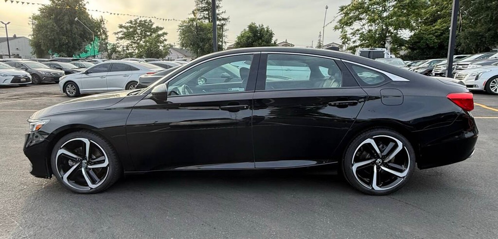 Honda Accord Sedan Vehicle Full-screen Gallery Image 04