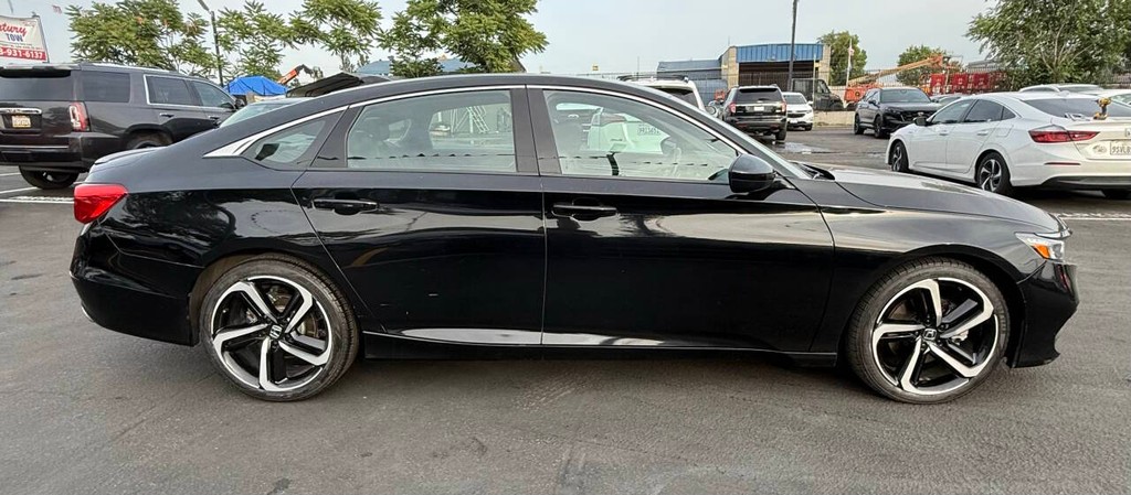Honda Accord Sedan Vehicle Full-screen Gallery Image 05