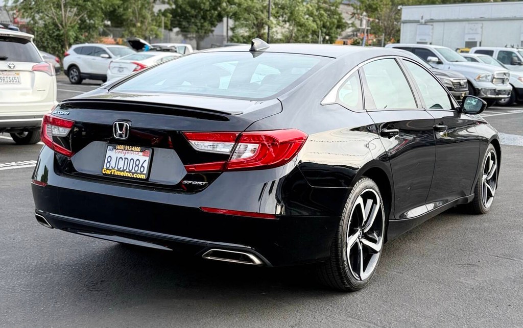 Honda Accord Sedan Vehicle Full-screen Gallery Image 06