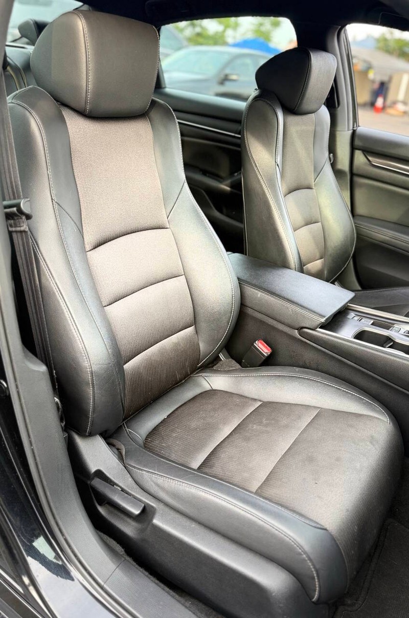 Honda Accord Vehicle Full-screen Gallery Image 13