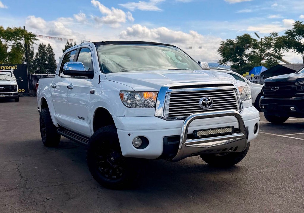 Toyota Tundra 4WD Truck Vehicle Full-screen Gallery Image 03
