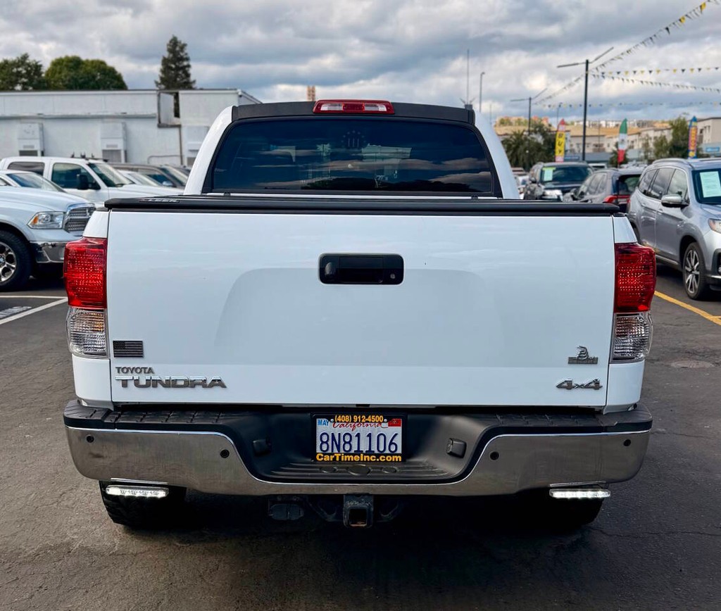 Toyota Tundra 4WD Truck Vehicle Full-screen Gallery Image 05