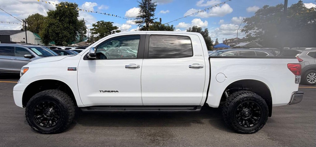 Toyota Tundra 4WD Truck Vehicle Full-screen Gallery Image 07