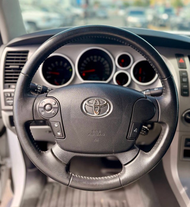 Toyota Tundra 4WD Truck Vehicle Full-screen Gallery Image 09