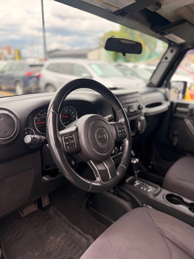 Jeep Wrangler Unlimited Vehicle Full-screen Gallery Image 10