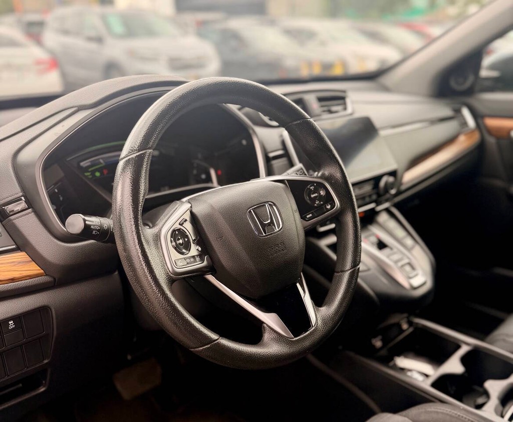 Honda CR-V Hybrid Vehicle Full-screen Gallery Image 10