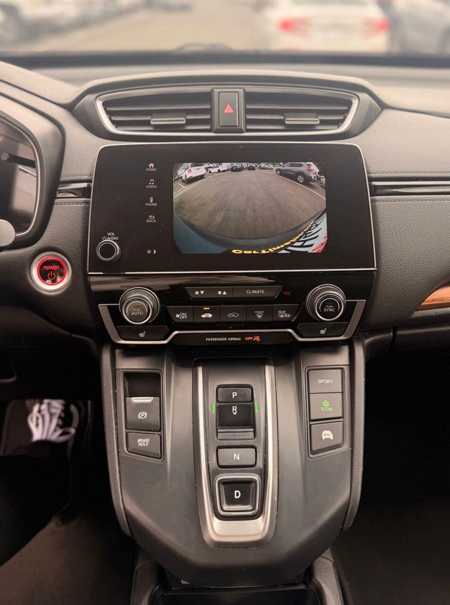 Honda CR-V Hybrid Vehicle Full-screen Gallery Image 13