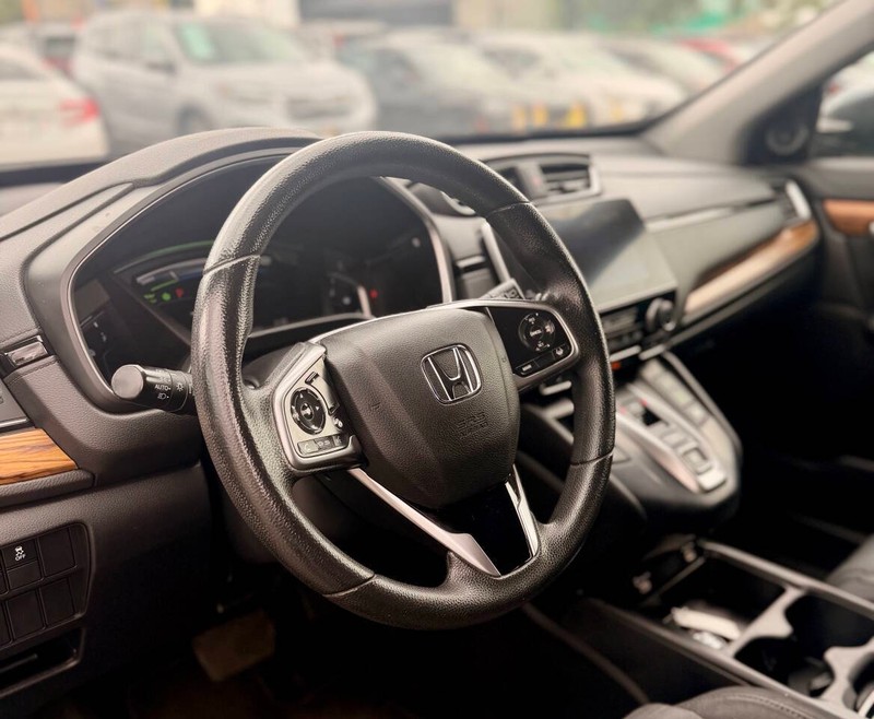 Honda CR-V Hybrid Vehicle Full-screen Gallery Image 10