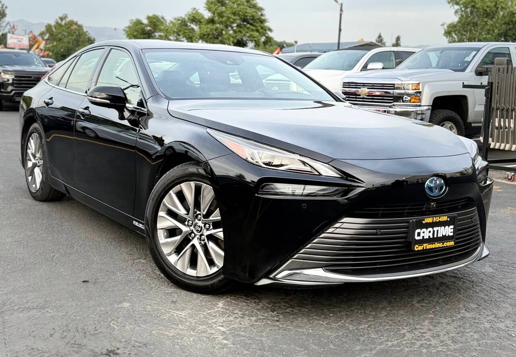 Toyota Mirai Vehicle Full-screen Gallery Image 02