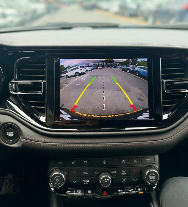 Dodge Durango Vehicle Full-screen Gallery Image 11