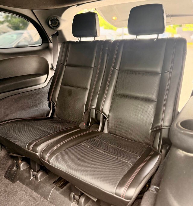 Dodge Durango Vehicle Full-screen Gallery Image 15