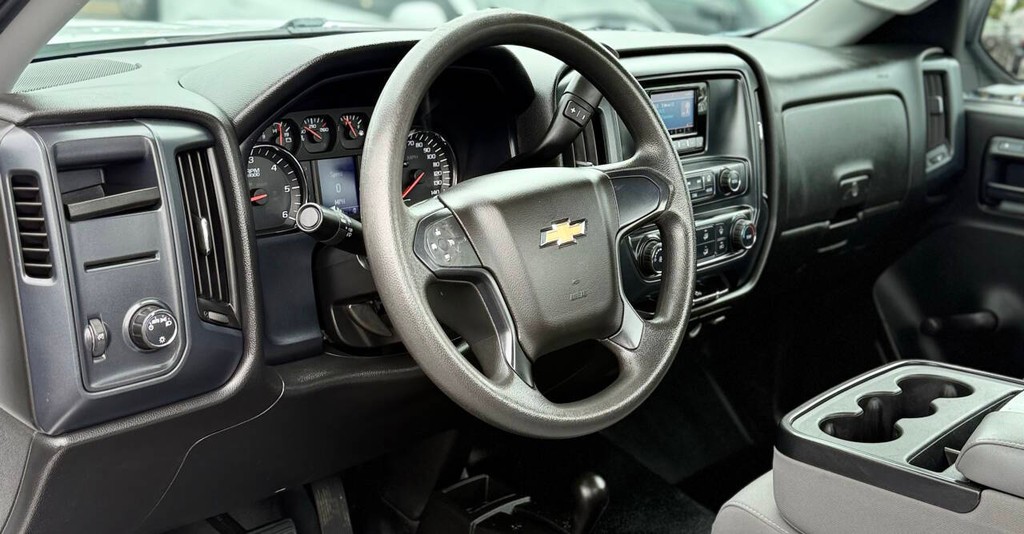 Chevrolet Silverado 1500 Vehicle Full-screen Gallery Image 09