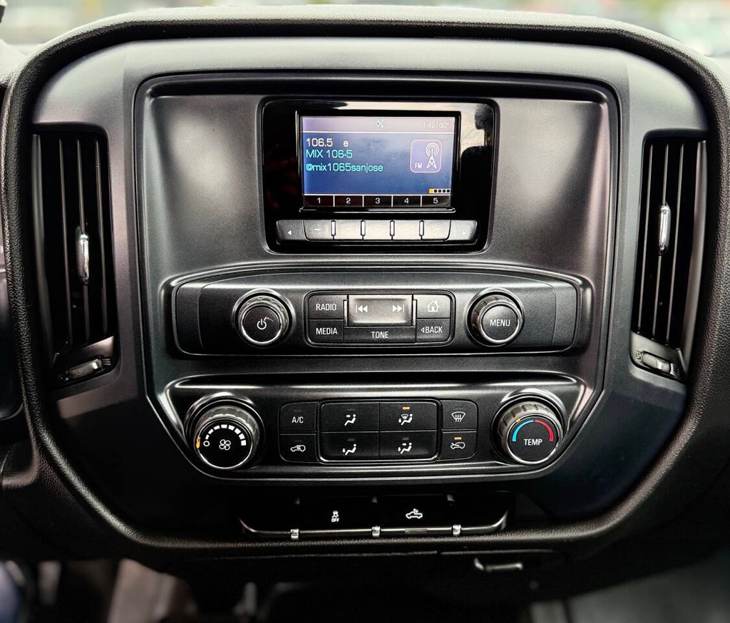 Chevrolet Silverado 1500 Vehicle Full-screen Gallery Image 14