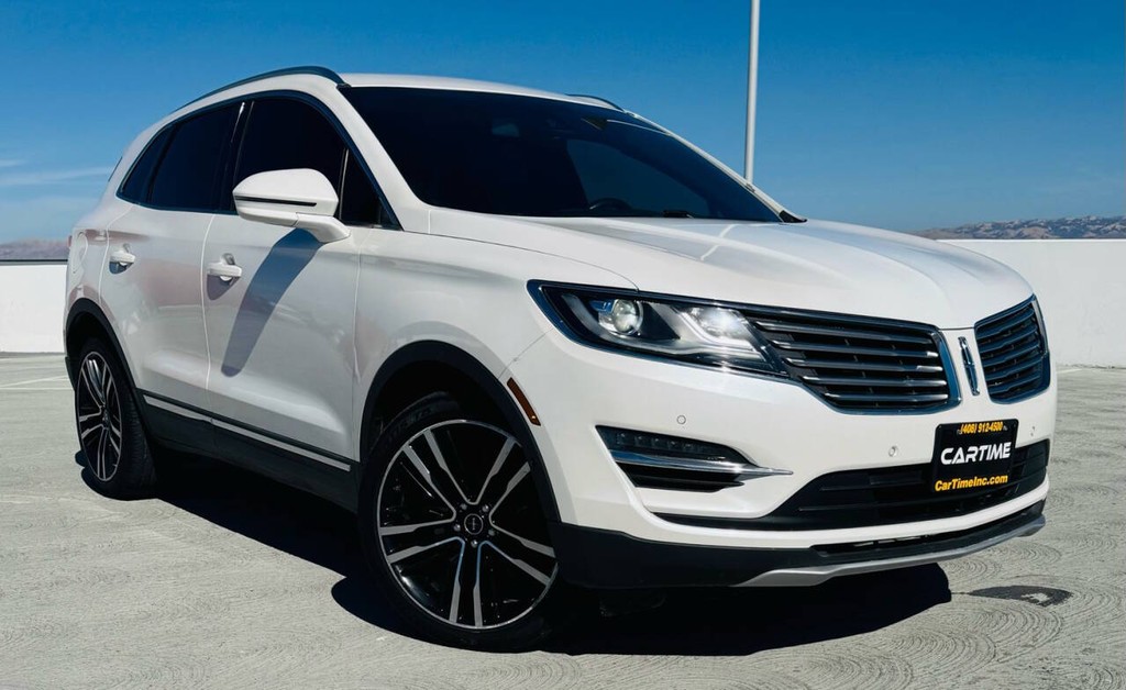 Lincoln MKC Vehicle Full-screen Gallery Image 04