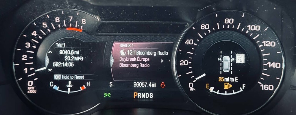 Lincoln MKC Vehicle Full-screen Gallery Image 16