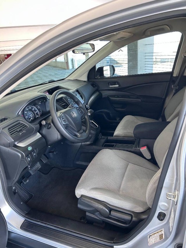 Honda CR-V Vehicle Full-screen Gallery Image 17