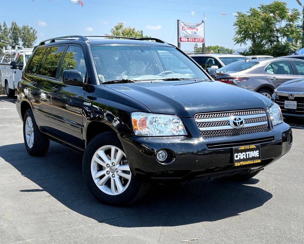 Toyota Highlander Hybrid Vehicle Full-screen Gallery Image 03