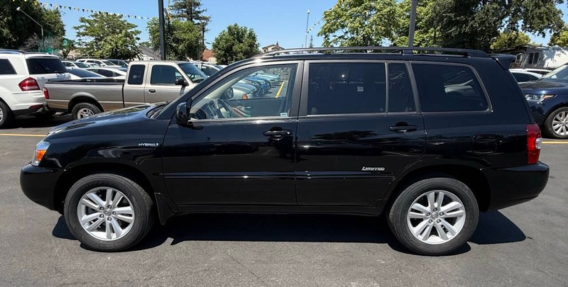 Toyota Highlander Hybrid Vehicle Full-screen Gallery Image 04