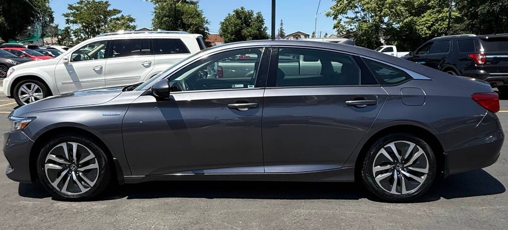 Honda Accord Hybrid Vehicle Full-screen Gallery Image 04