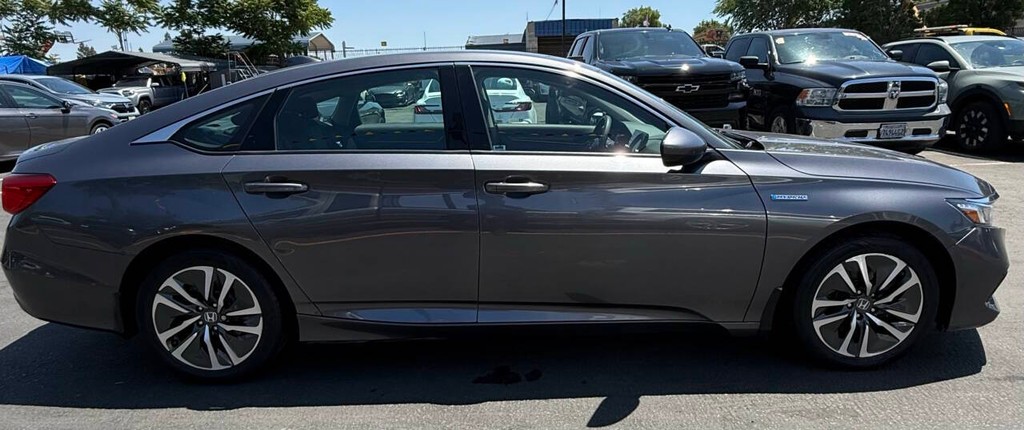Honda Accord Hybrid Vehicle Full-screen Gallery Image 05