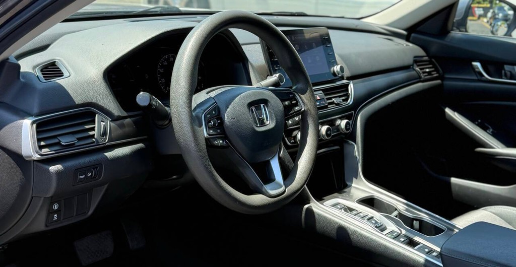 Honda Accord Hybrid Vehicle Full-screen Gallery Image 09