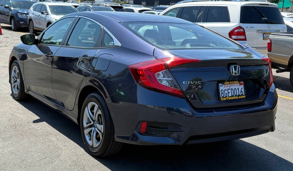 Honda Civic Sedan Vehicle Full-screen Gallery Image 08