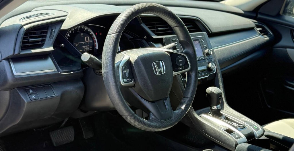 Honda Civic Sedan Vehicle Full-screen Gallery Image 09