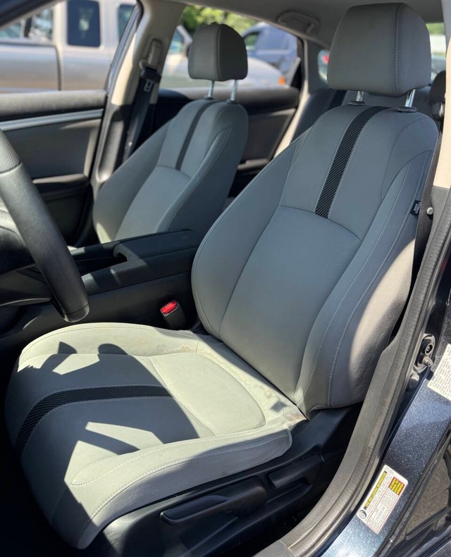 Honda Civic Sedan Vehicle Full-screen Gallery Image 12