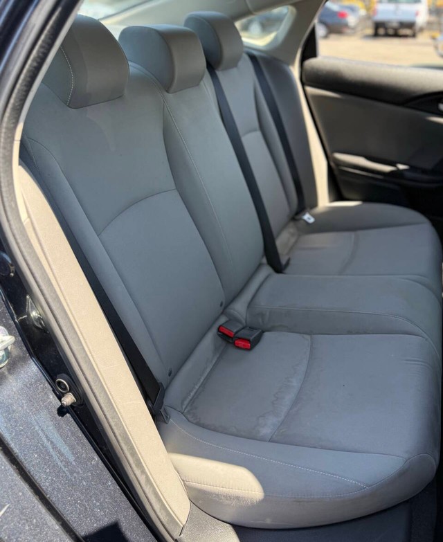 Honda Civic Sedan Vehicle Full-screen Gallery Image 15