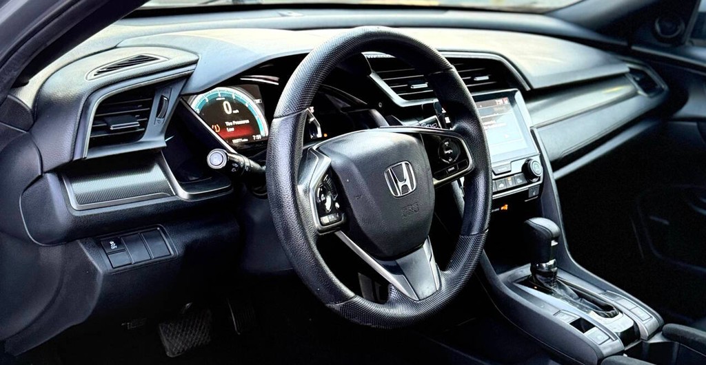 Honda Civic Hatchback Vehicle Full-screen Gallery Image 14