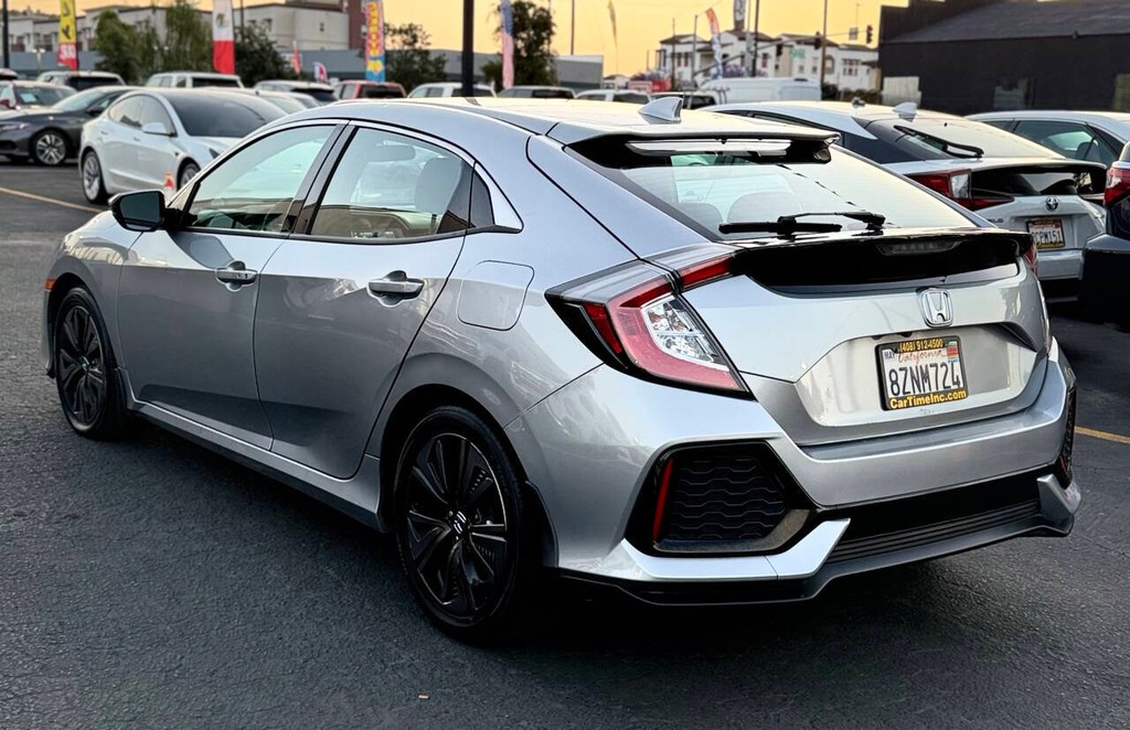 Honda Civic Hatchback Vehicle Full-screen Gallery Image 15