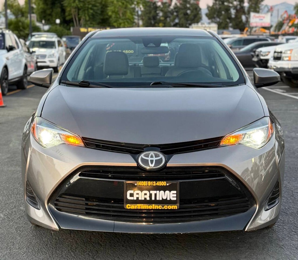 Toyota Corolla Vehicle Full-screen Gallery Image 02