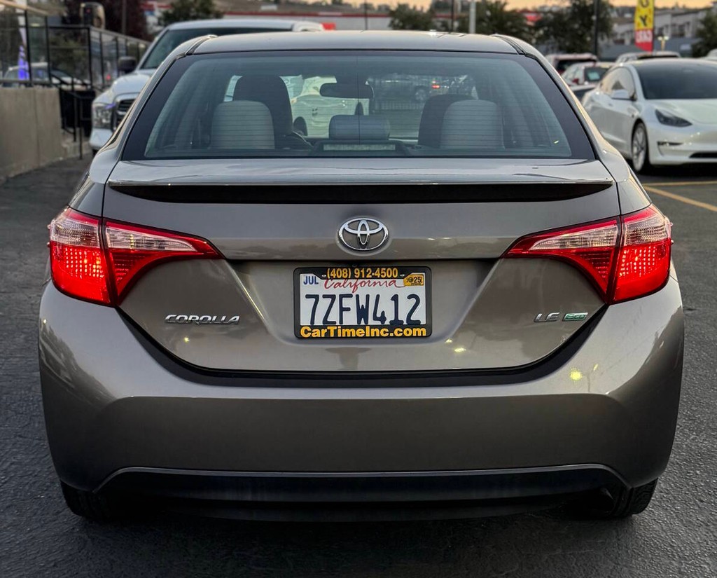 Toyota Corolla Vehicle Full-screen Gallery Image 08