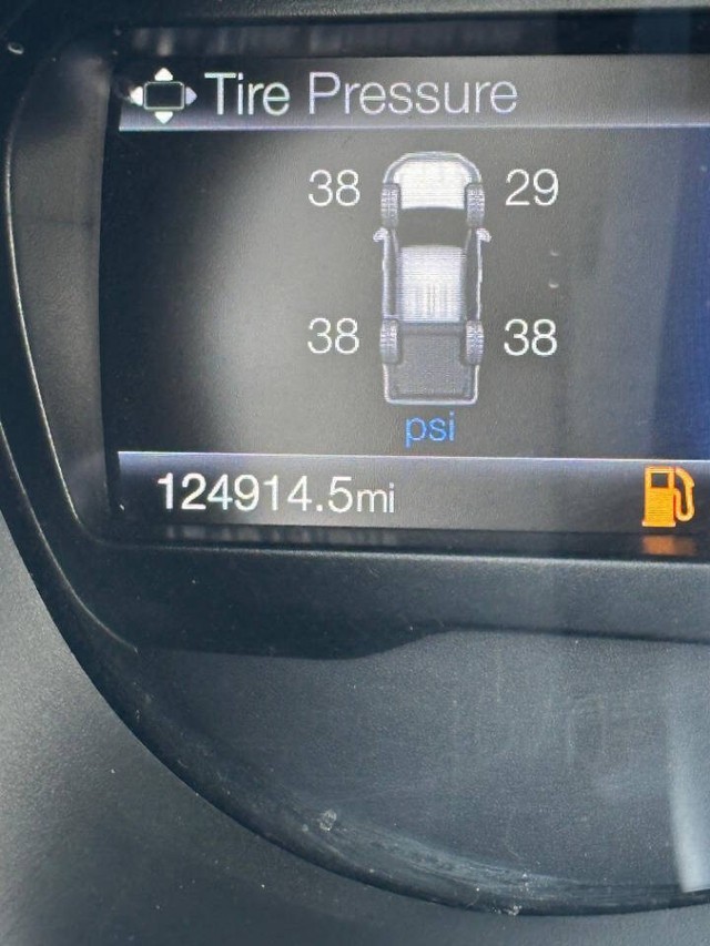 Ford Ranger Vehicle Full-screen Gallery Image 12
