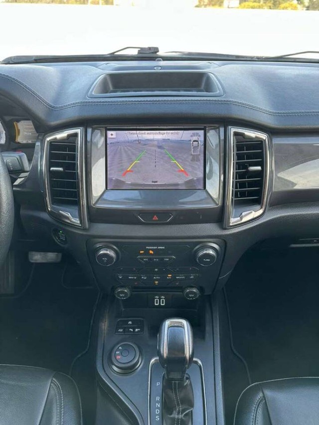 Ford Ranger Vehicle Full-screen Gallery Image 13