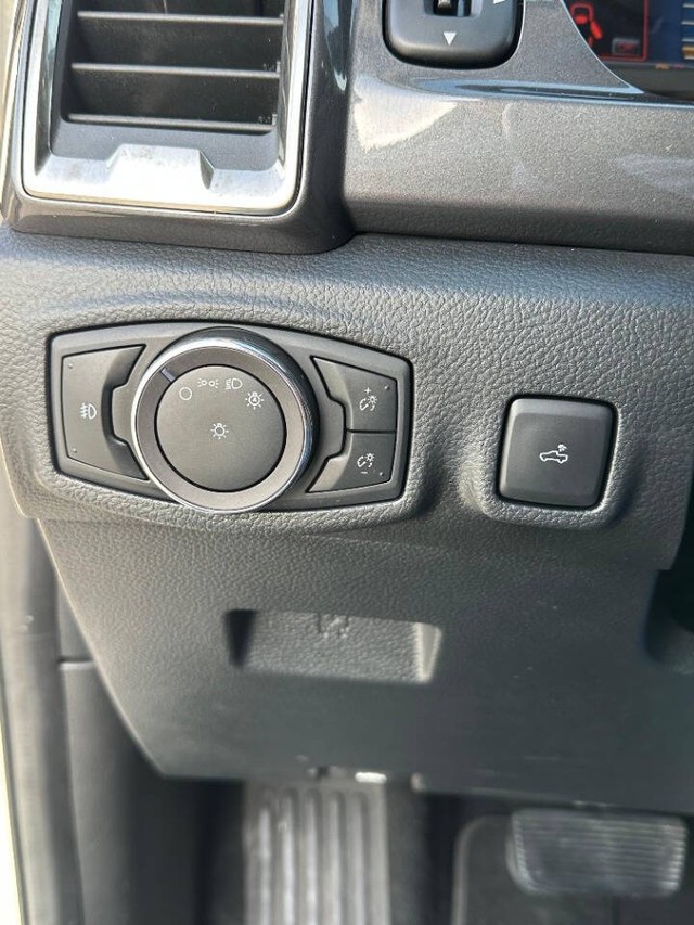 Ford Ranger Vehicle Full-screen Gallery Image 19